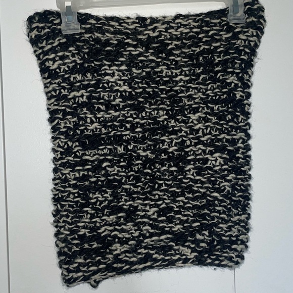 Roots Infinity Scarf - Picture 2 of 2